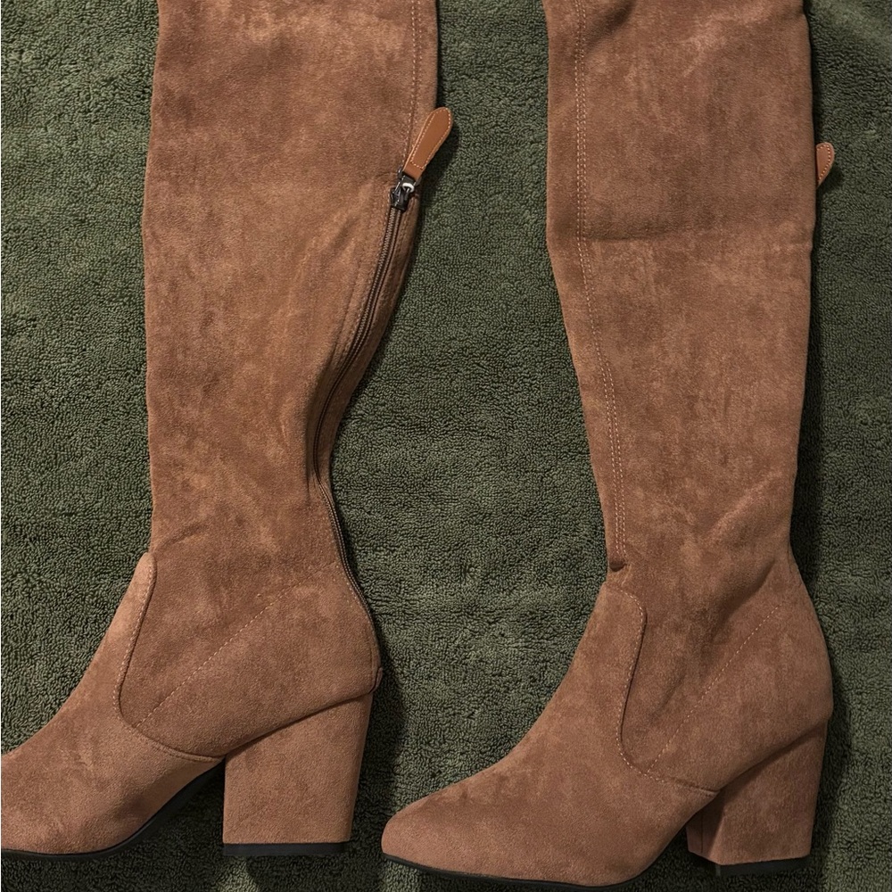 Women's Tan Suede Knee-High Boots New no tags